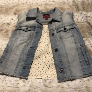 Jean vest with lace back detailing